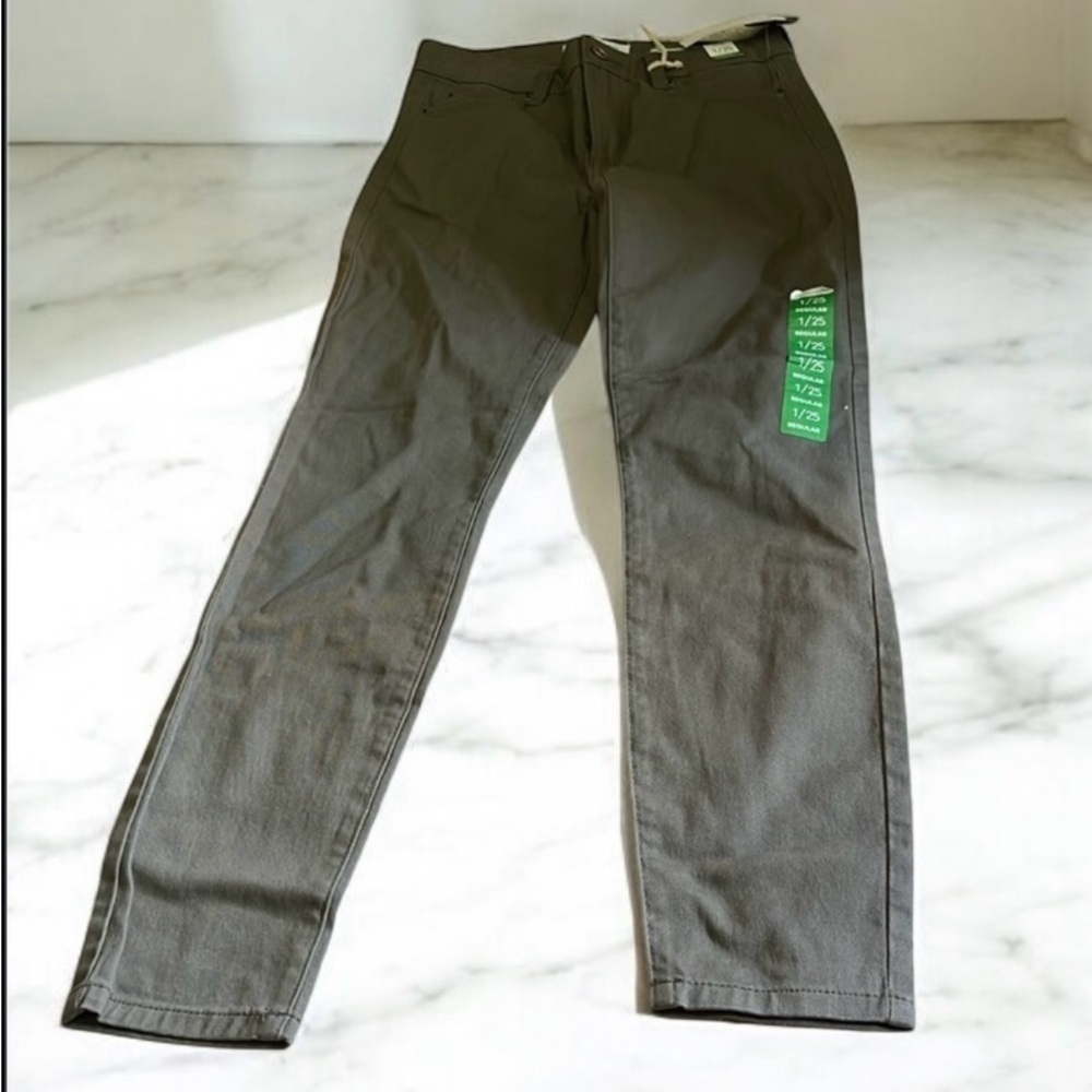 Celebrity pink Pants